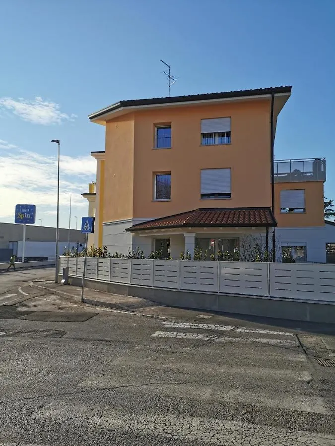 The Orange Flat Apartment Bussolengo
