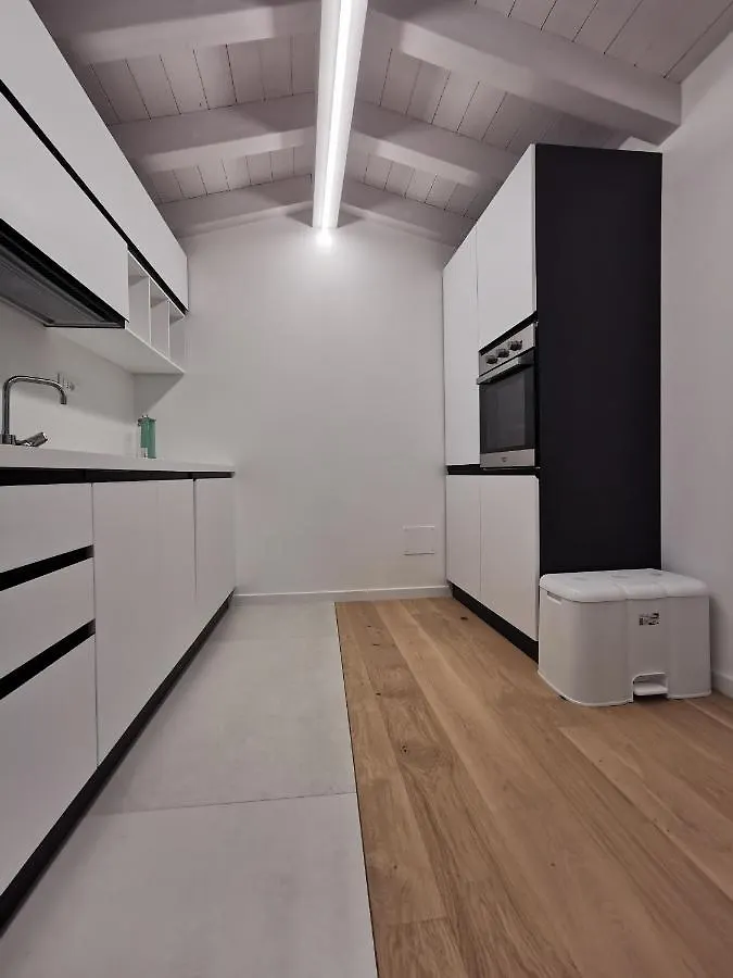The Orange Flat Apartment Bussolengo Italy